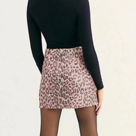 Free People Sequin Cheetah Mini Skirt Size 10 - Picture 8 of 14